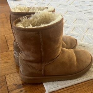 UGG Kids Chestnut brown Classic II boots